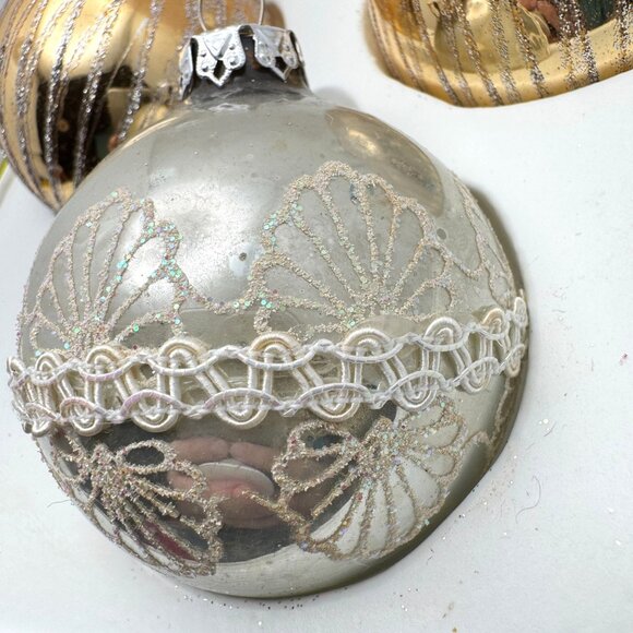 Victoria Col. Vtg Glass Christmas Ornament Set Of 4 Gold Silver Glitter Lace - Picture 5 of 11
